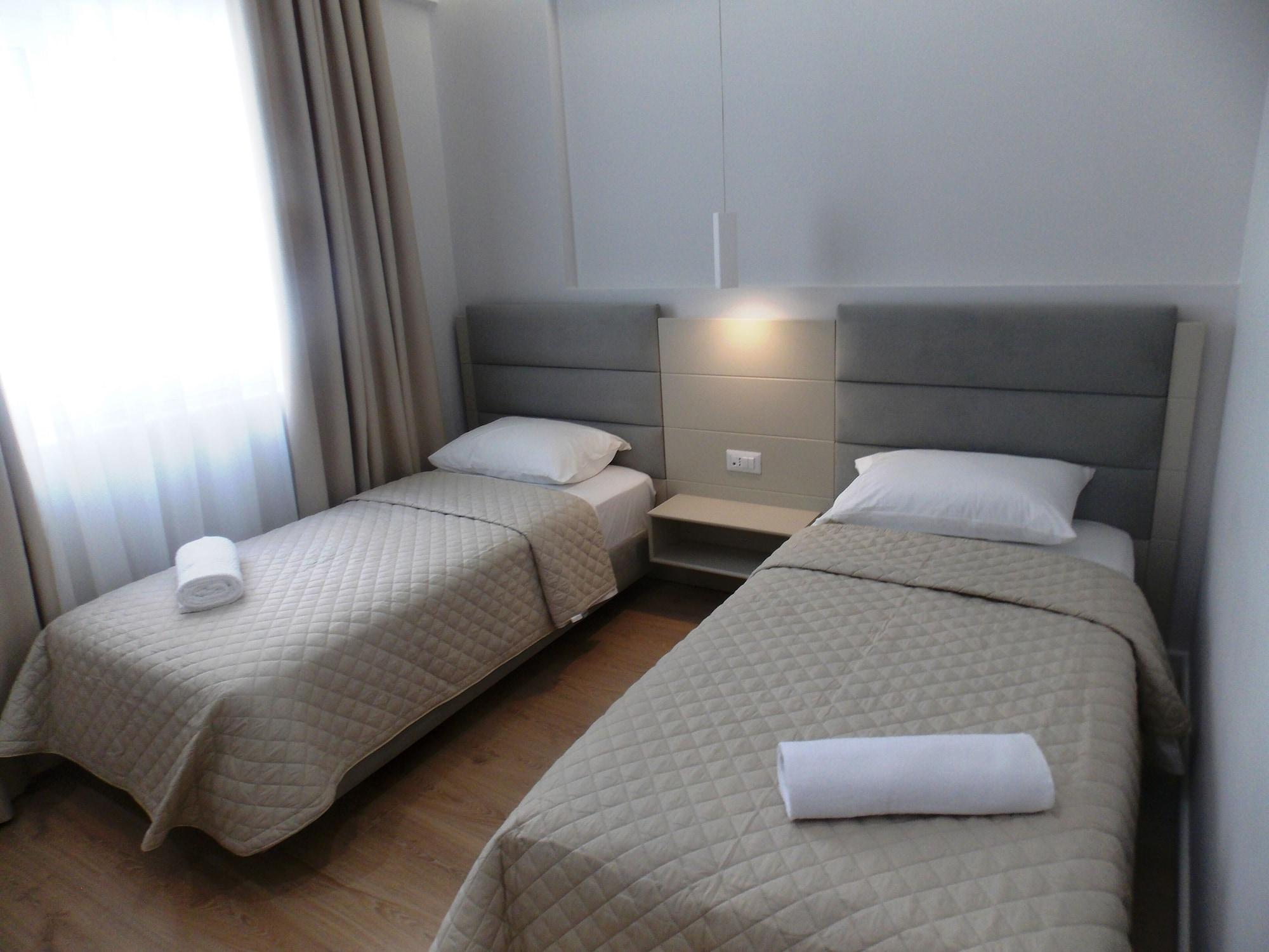 Hotel Vila Kalcuni Sarandë Esterno foto