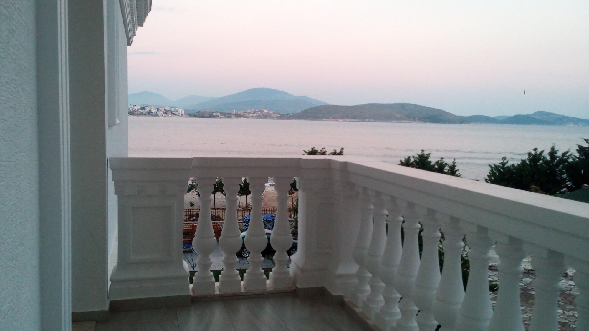 Hotel Vila Kalcuni Sarandë Esterno foto