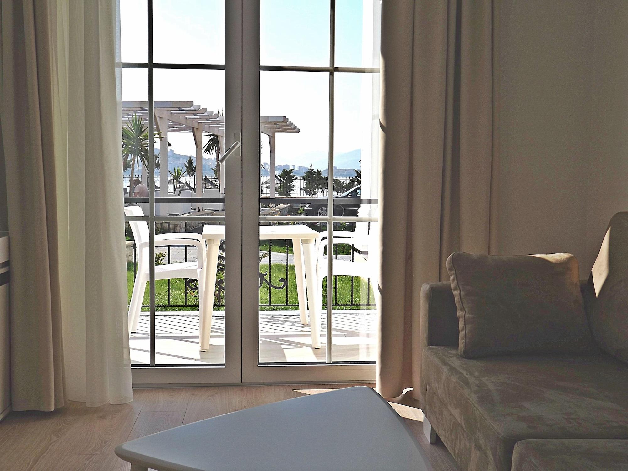 Hotel Vila Kalcuni Sarandë Esterno foto