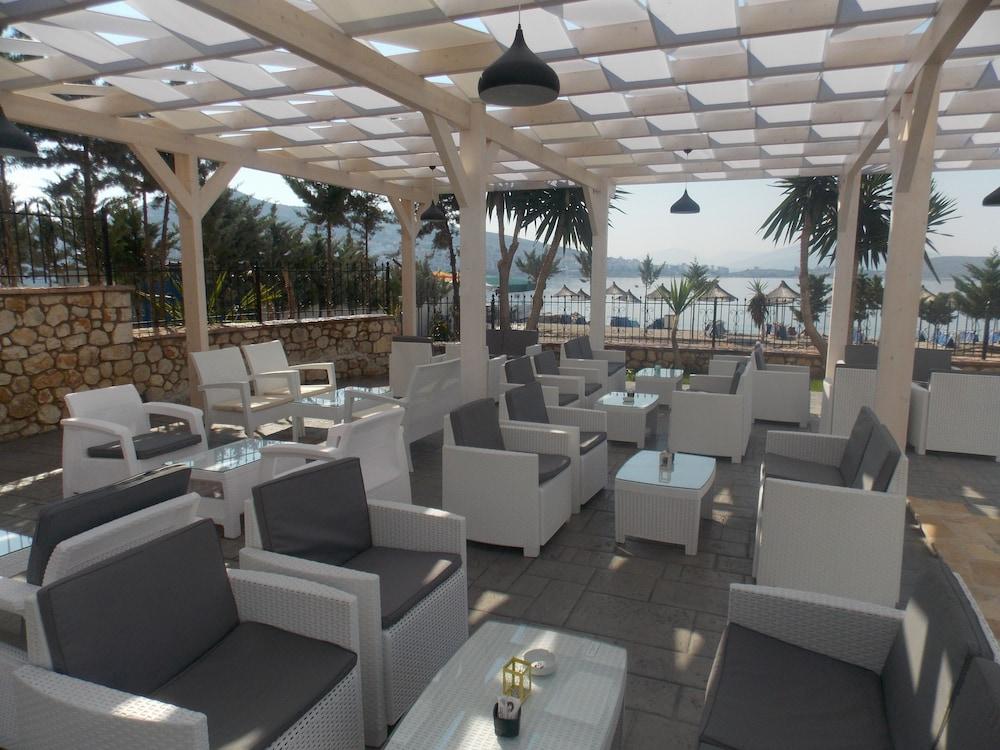 Hotel Vila Kalcuni Sarandë Esterno foto