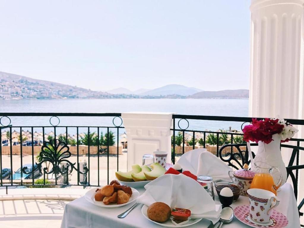 Hotel Vila Kalcuni Sarandë Esterno foto