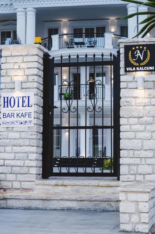 Hotel Vila Kalcuni Sarandë Esterno foto
