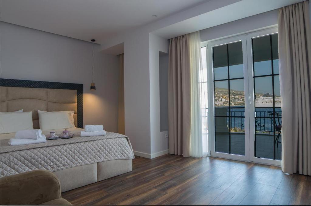Hotel Vila Kalcuni Sarandë Esterno foto