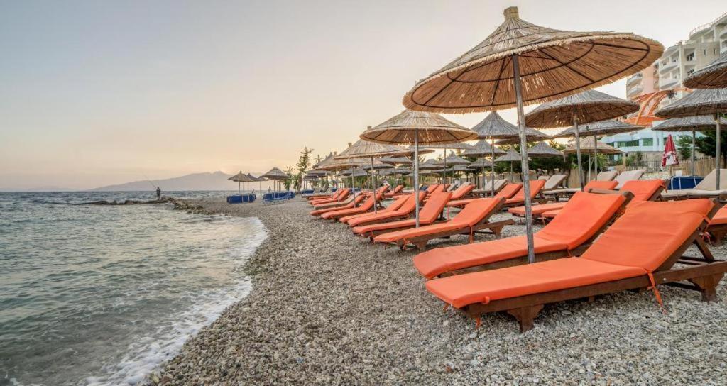 Hotel Vila Kalcuni Sarandë Esterno foto