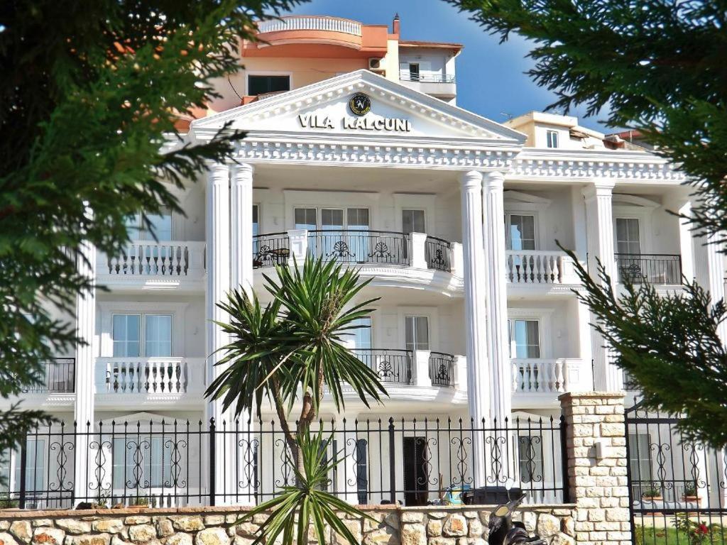 Hotel Vila Kalcuni Sarandë Esterno foto