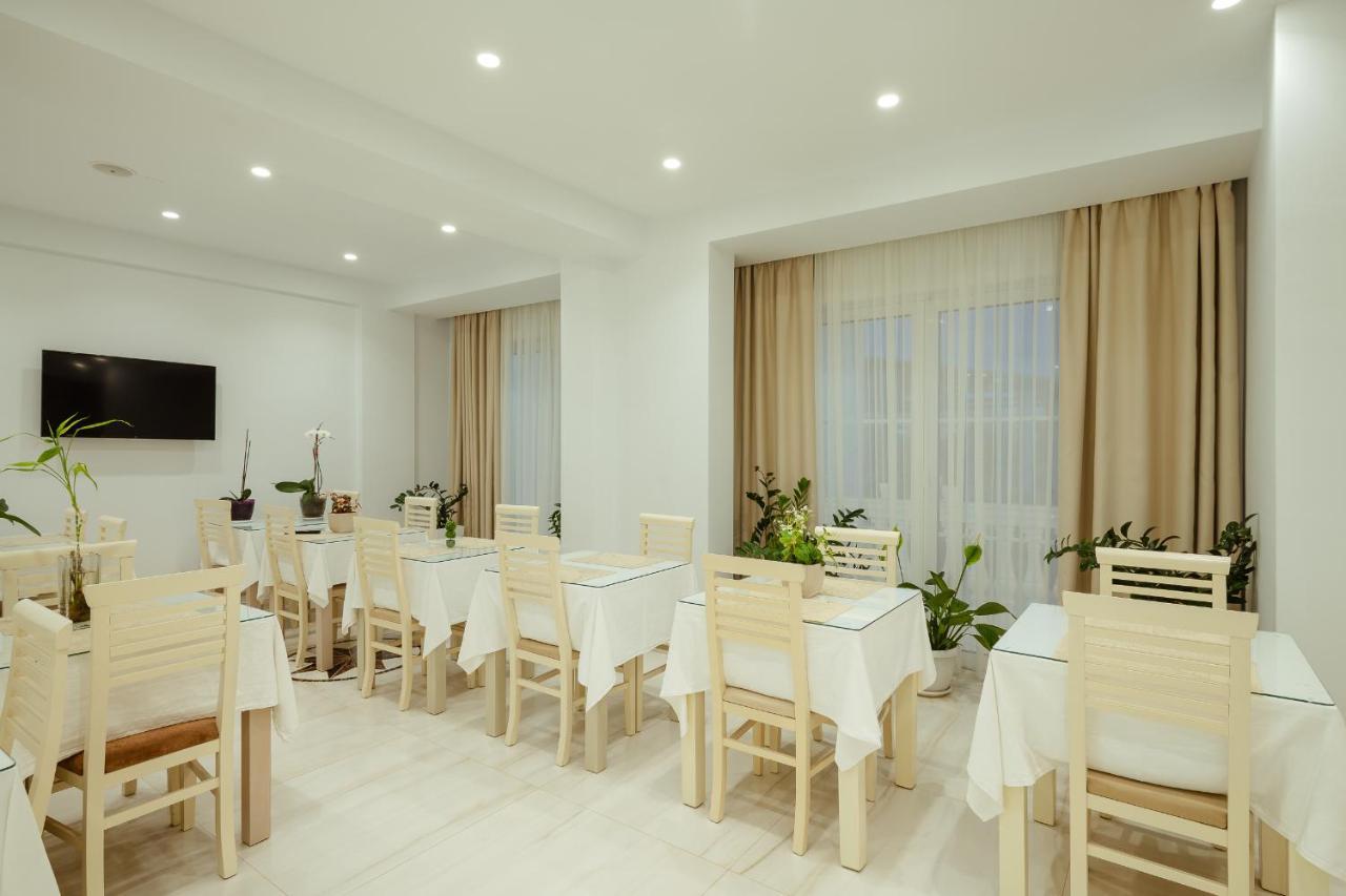 Hotel Vila Kalcuni Sarandë Esterno foto